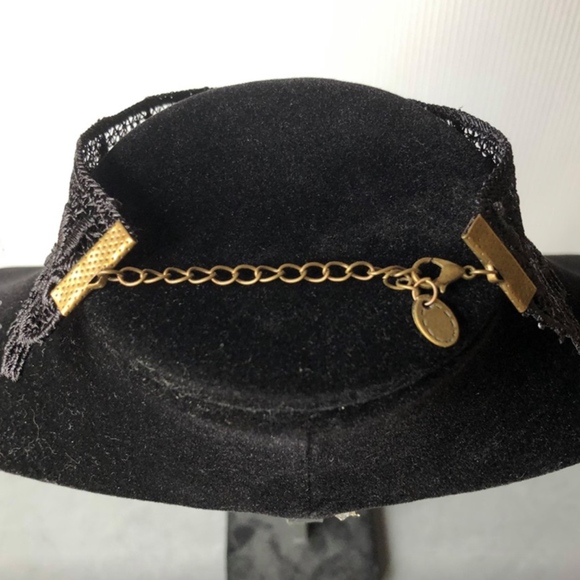 Victorian Black Lace Choker - Picture 2 of 2